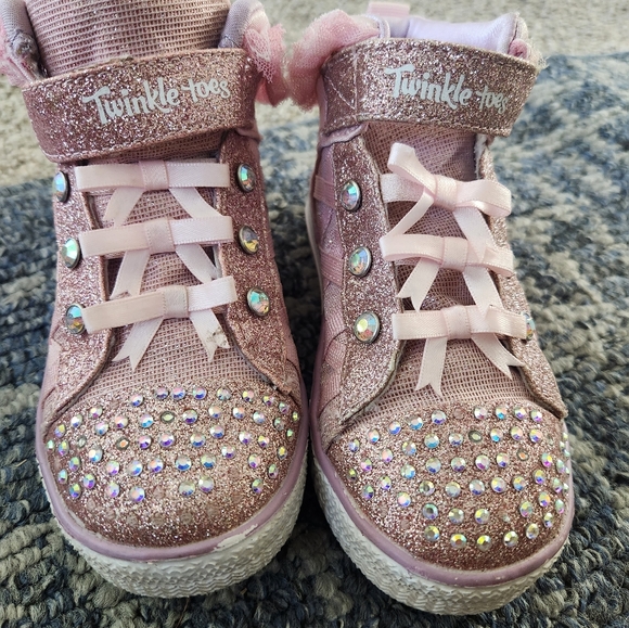 COPY - Little Girl shoes-Like New! - Picture 12 of 16